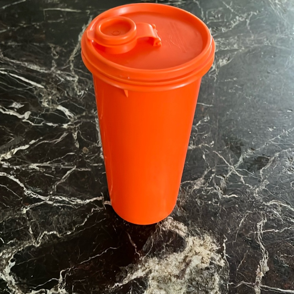 Retro 1970s Tupperware - Orange 1 Qt Pitcher